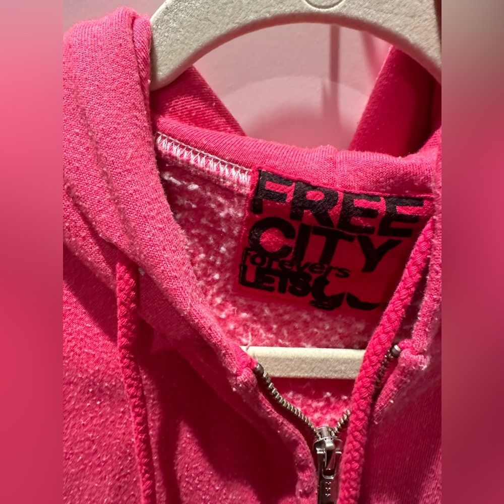 Free City bright pink zip up - Picture 3 of 5